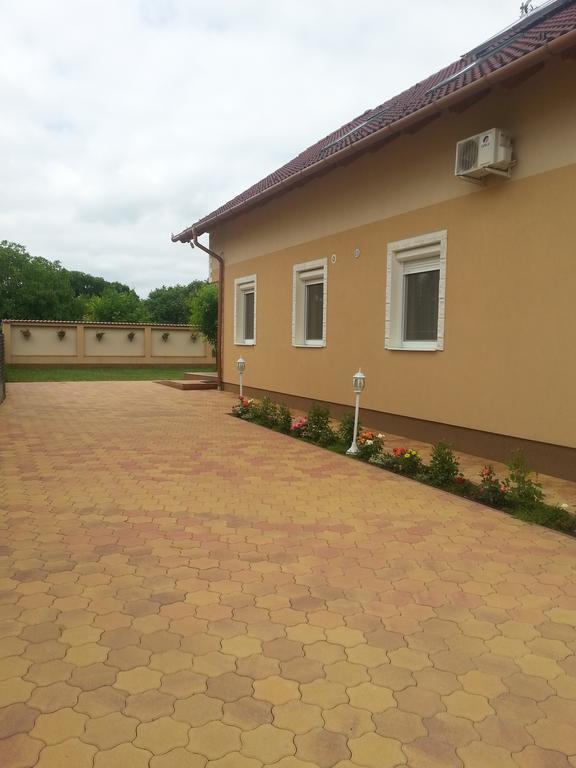 Marinica Apartman Hajdúszoboszló Zewnętrze zdjęcie