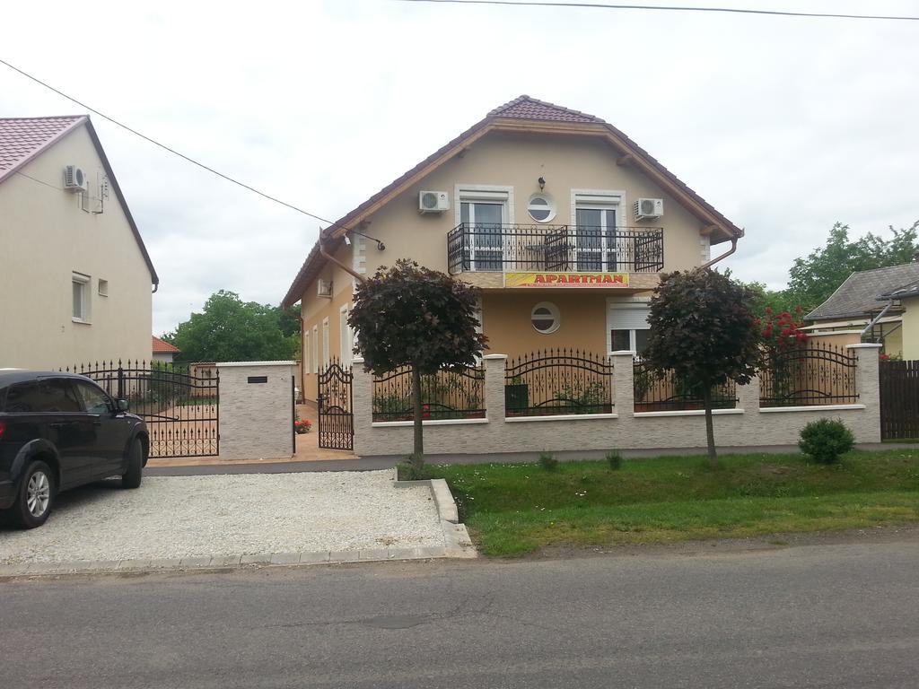 Marinica Apartman Hajdúszoboszló Zewnętrze zdjęcie